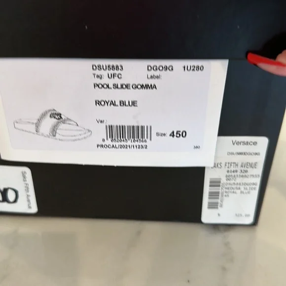 Men’s Versace Slides 😎😎😎 - Picture 8 of 9